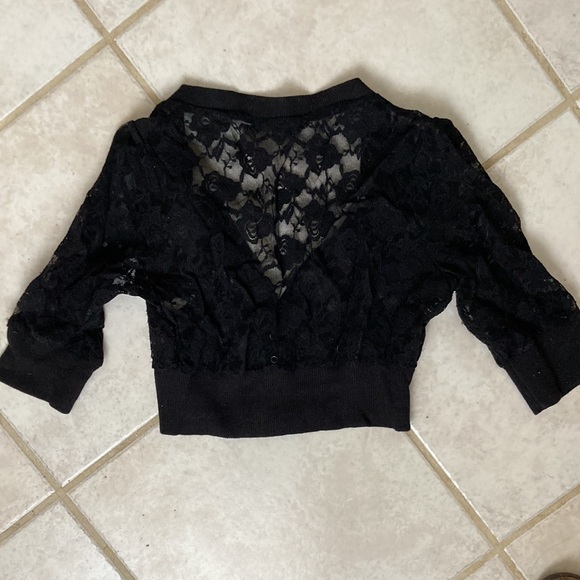 ✅2 cropped cardigan! - Picture 11 of 14